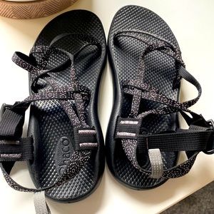 Chaco sandals kids size 6 (fits women’s 7.5-8)